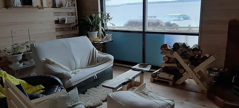 一羽のすずめ部屋